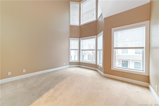 Building Photo - 85 Camp Ave