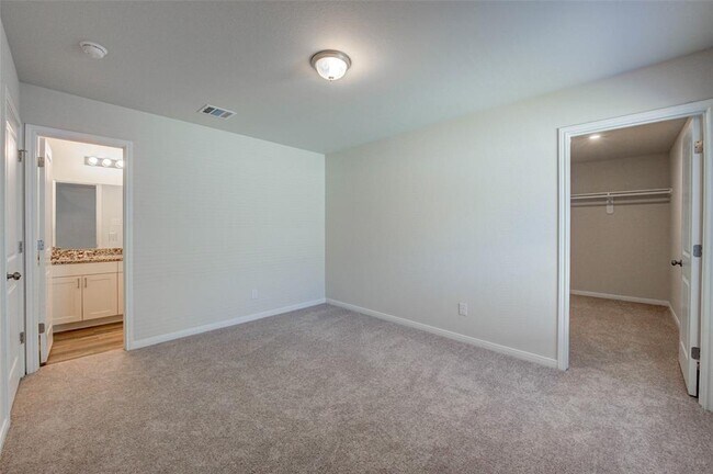 Building Photo - 10042 Cerritos dr
