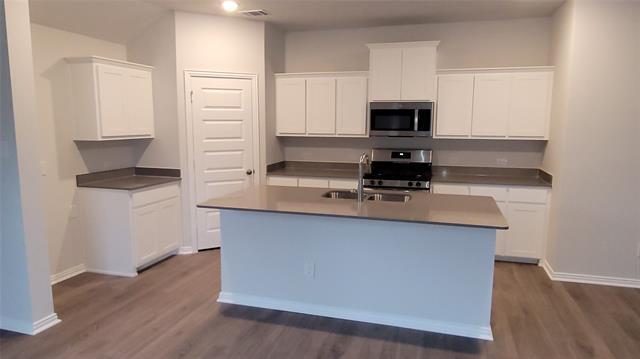 Building Photo - 556 Meadow Run Dr