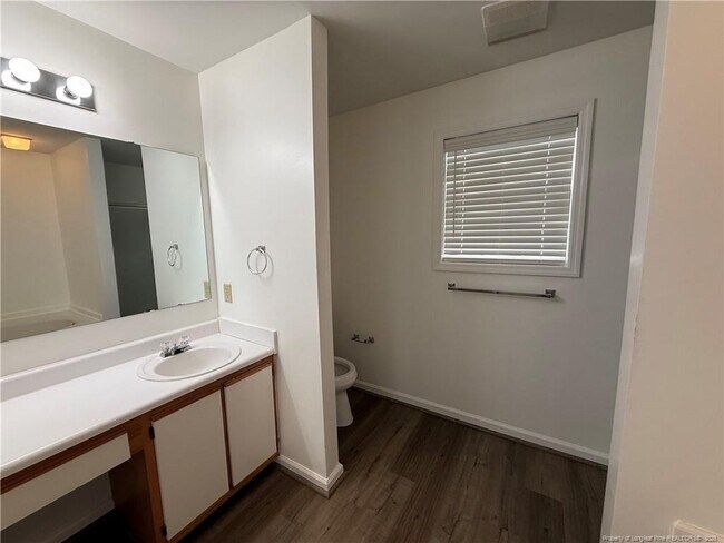 Building Photo - 259 Waterdown Dr