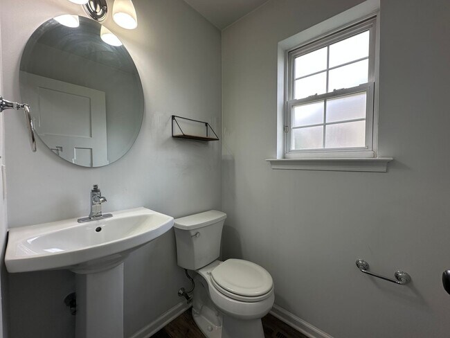 Building Photo - 3685 Clauss Dr