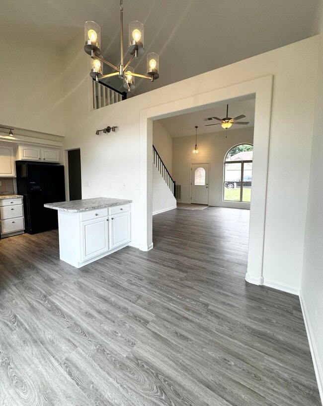 Building Photo - 409 Ella Rae Ln