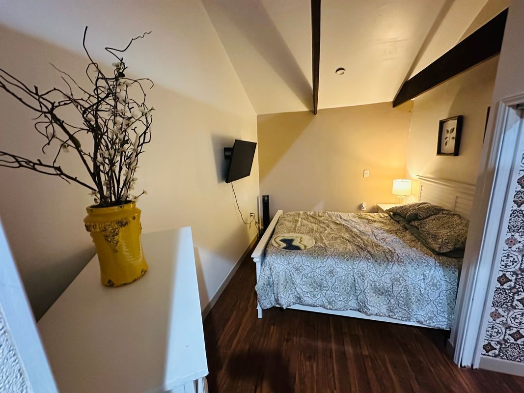 Building Photo - 8507 Wynlea St