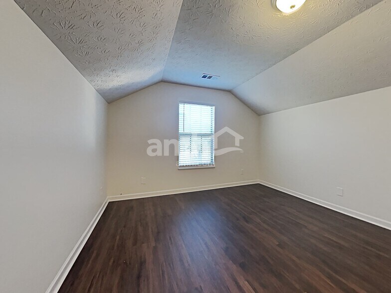 Building Photo - 7125 Ghiradelli Rd