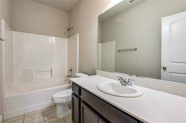 Building Photo - 900 Bird Creek Dr