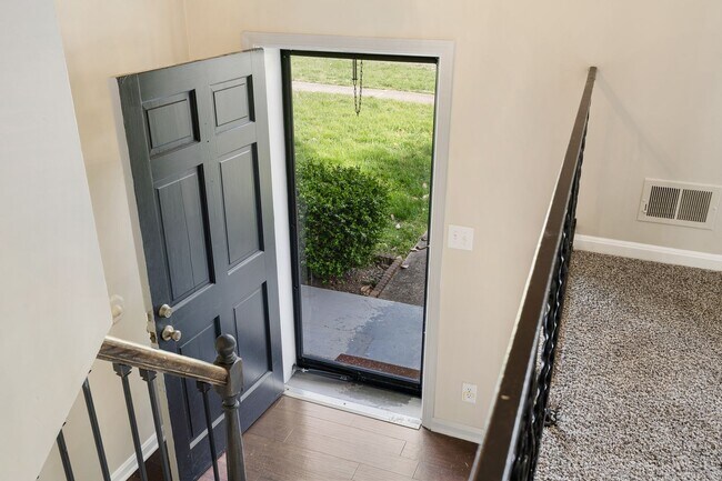 Building Photo - 12506 Liveoak Dr