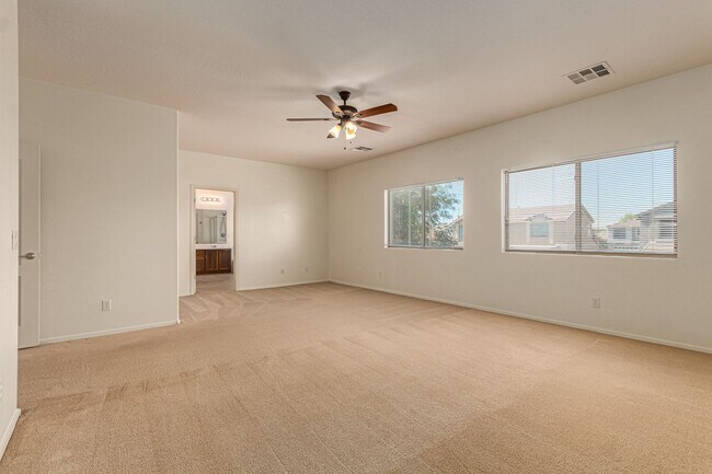 Building Photo - Chandler 4 Bedroom - 2.5 Bathroom with Pri...