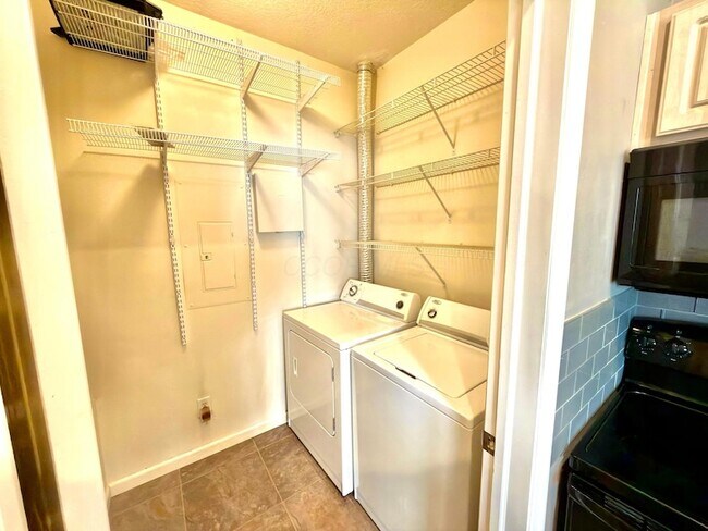 Building Photo - 6265 Craughwell Ln