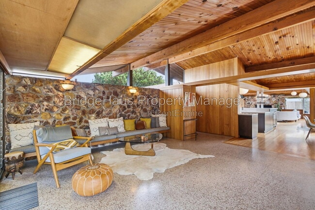 Building Photo - 1541 Garrison Pl