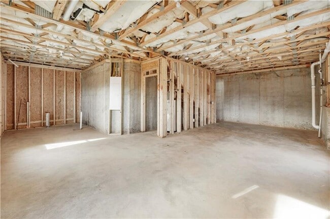 Building Photo - 3 bedroom/2.5 bath Like New in Forsyth Cou...