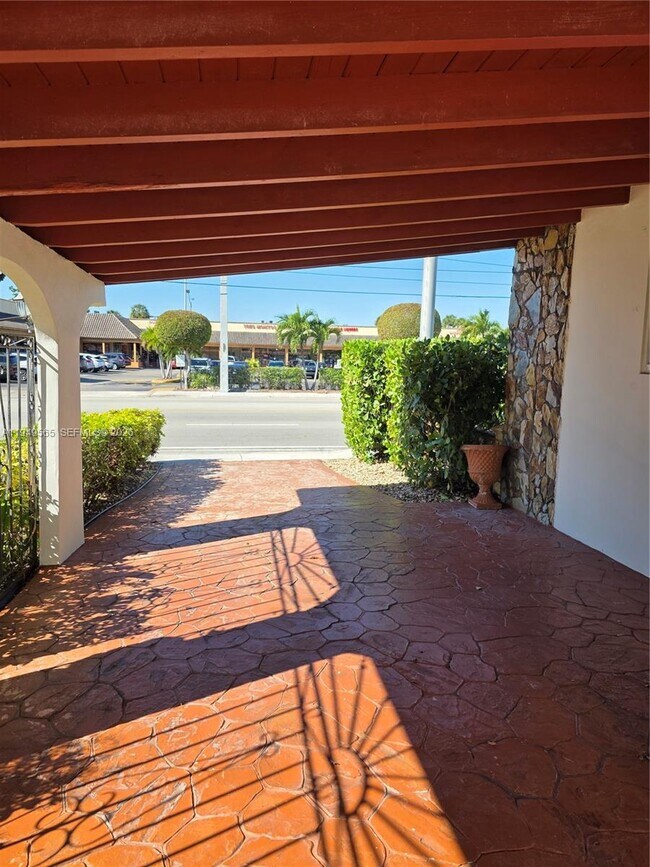 Building Photo - 1191 W 53rd Terrace