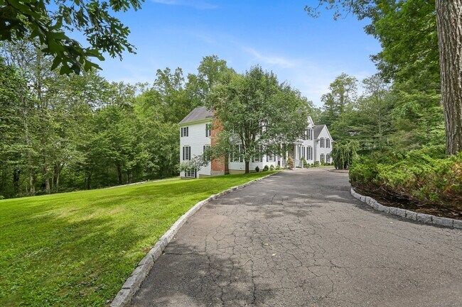Building Photo - 5 Winthrop Hill