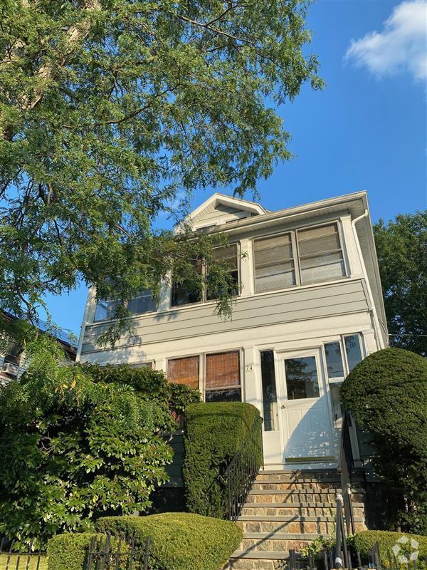 Building Photo - 74 Endicott Ave