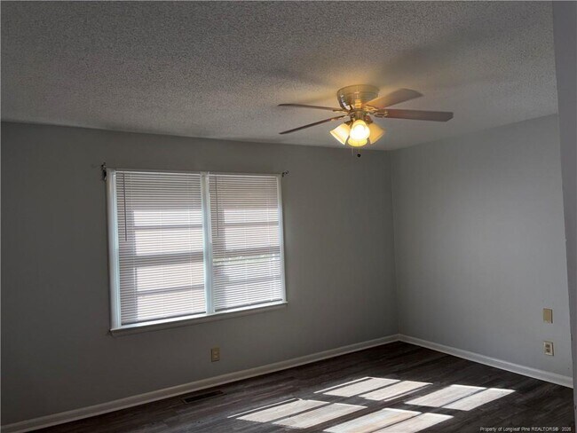 Building Photo - 559 Winding Creek Rd