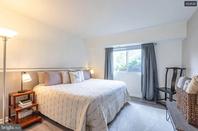 Master Bedroom - 1607 Meadowview Ln