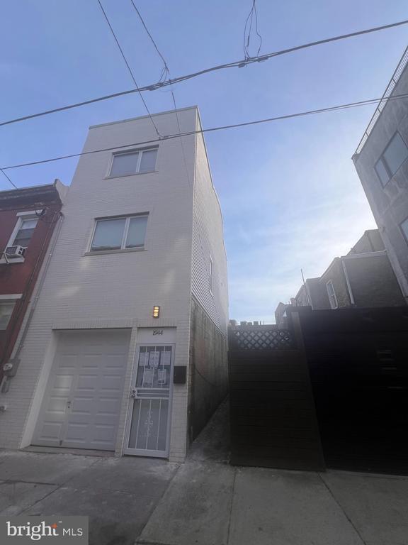Building Photo - 1944 Wilder St