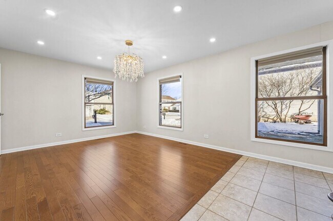 Building Photo - Updated 2-Story Home in Desirable Deerpath Subdivision - Available Immediately.