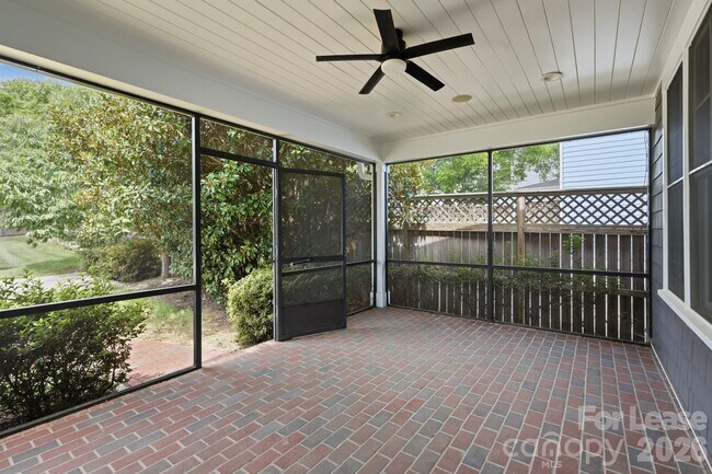 Building Photo - 404 Iverson Way