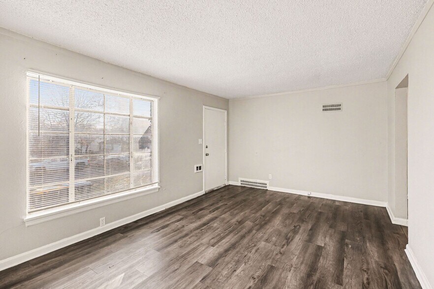 Building Photo - 6230 Agnes Ave