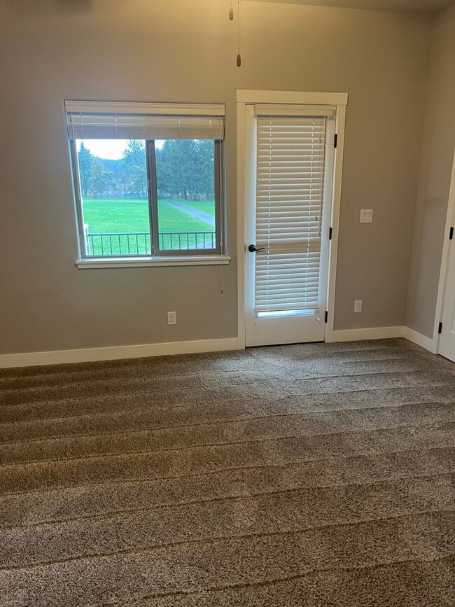 Building Photo - 2 Bedroom 2.5 Bath Townhome in desirable C...
