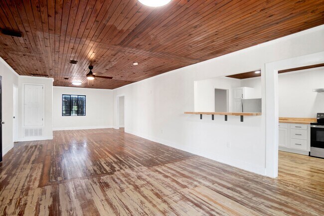 Building Photo - 4117 Barrancas Ave