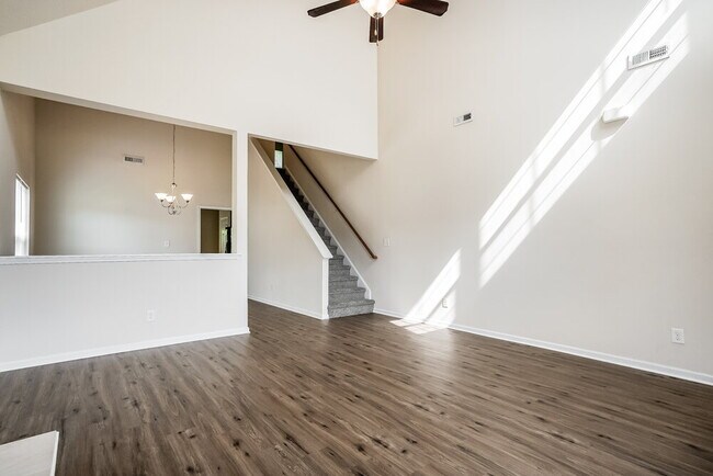 Building Photo - 1056 S Philwood Ct