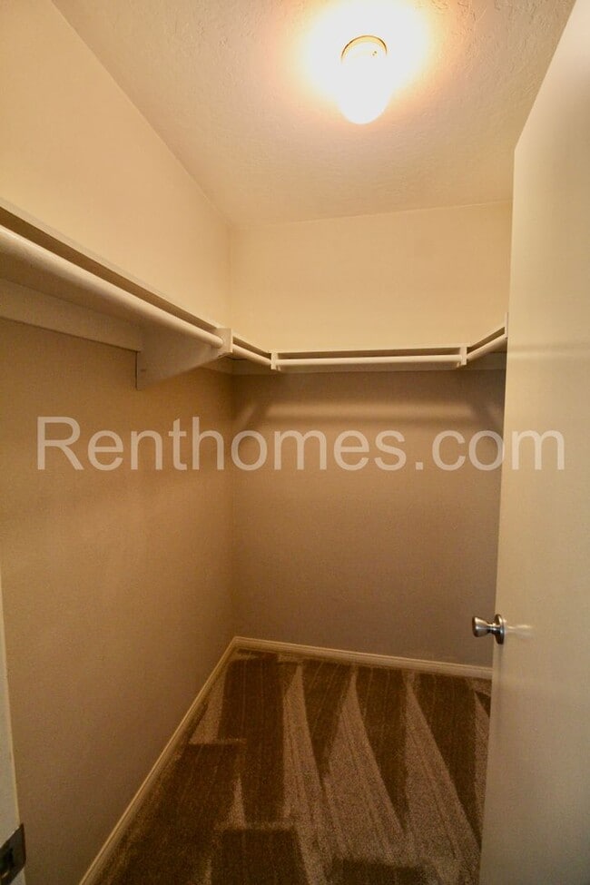 Building Photo - 12235 Wilsey Way