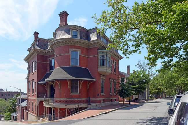 Building Photo - 314 Benefit St.