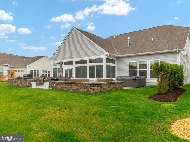 Building Photo - 235 Bayberry Dr