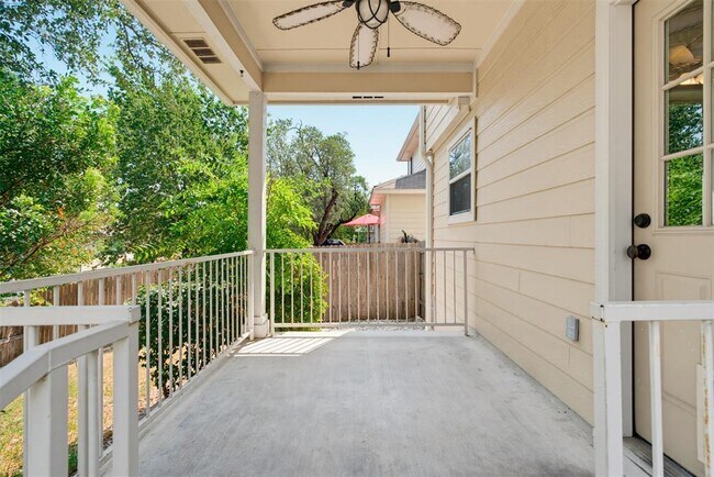 Building Photo - 2110 Keepsake Dr