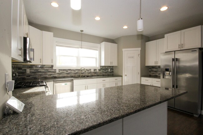 Building Photo - 2700 Dorman Ave