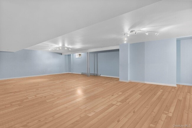 Building Photo - 11 Fraydun Ln