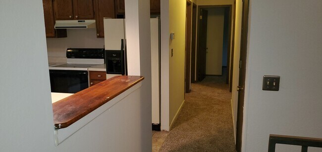 Building Photo - 3 bd, 2 ba house, Midway Heights subdivision just west of Columbia, recently painted, partially f...
