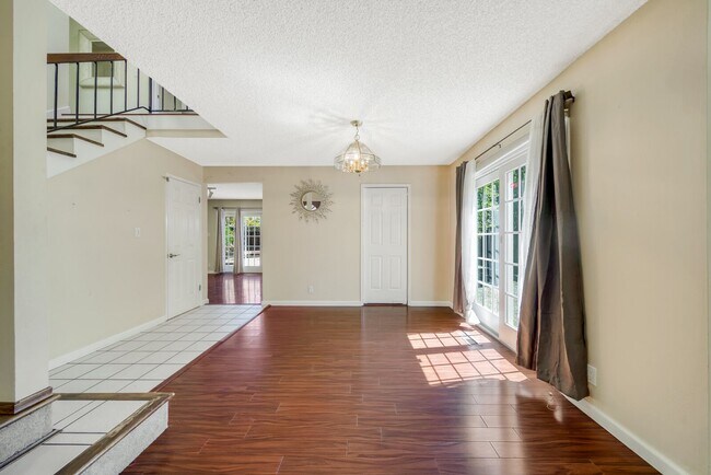 Building Photo - 35216 Wycombe Pl