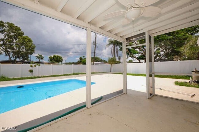 Building Photo - 4370 Deleon St