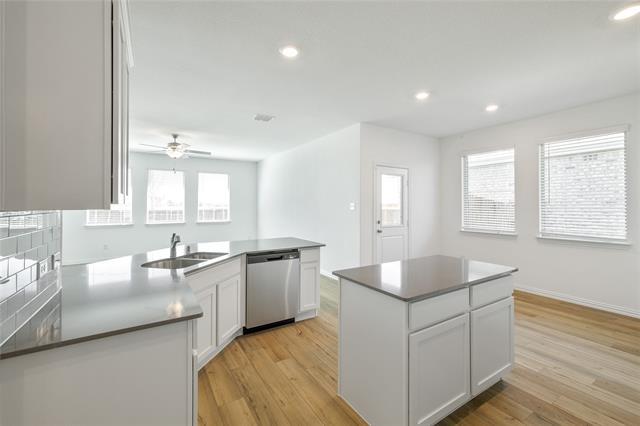Building Photo - 4905 Woodloch Dr