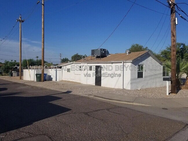 Building Photo - 1229 E Mountain View Rd