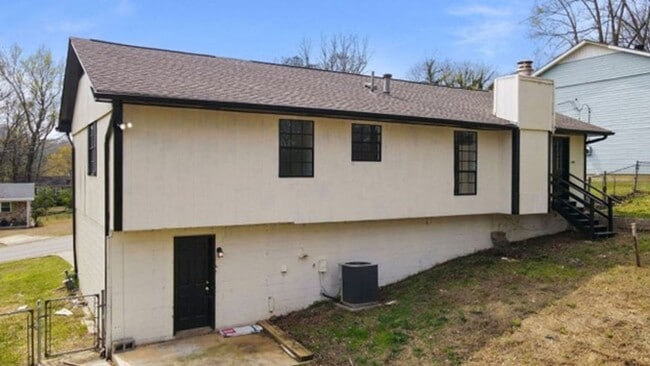 Building Photo - 1748 Sonia Dr