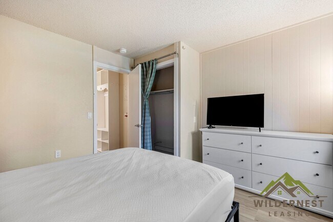 Building Photo - Fully Remodeled Gold Camp 2 Bed/1Bath