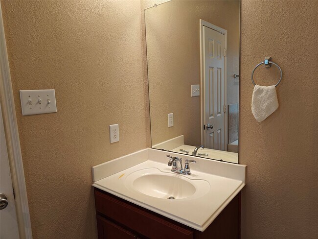 Building Photo - 7915 Moss Springs Ct