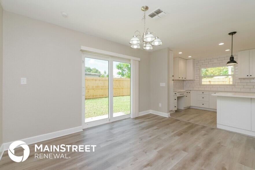 Building Photo - 5510 93rd Ave N