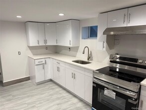 Building Photo - 174 Whittier Ave