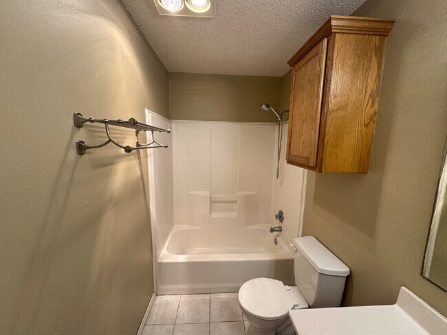 Building Photo - House Located Within Shadow Hills Near Wal...