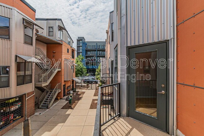 Building Photo - 3149 Blake St