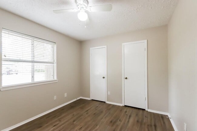 Building Photo - 4703 Lost Lake Ln