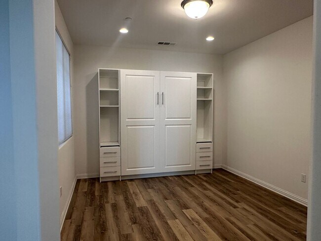 Building Photo - Seven Oaks Highgate Gated Community - READ...
