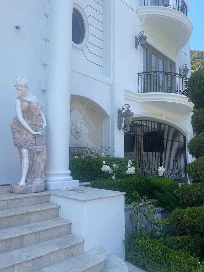 Building Photo - NO MIN CREDIT SCORE REQUIRED, BK OKAY, PAS...