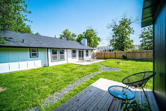 Building Photo - 7500 Rio Pass