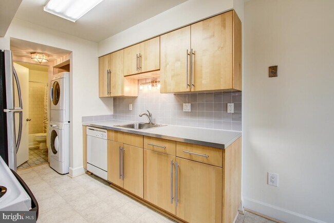 Building Photo - 20212 Shipley Terrace