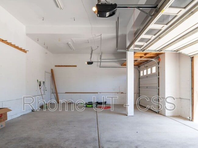 Building Photo - 2698 W Shady Hollow Ln